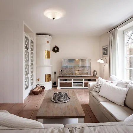 Holiday home Hues Godewind Alkersum